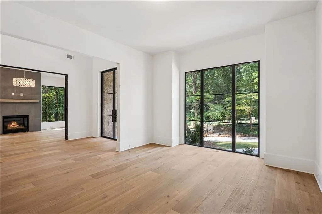 388 Londonberry Road, Sandy Springs, Georgia 30327, 6 Bedrooms Bedrooms, ,7 BathroomsBathrooms,Residential,For Sale,388 Londonberry Road,7625387