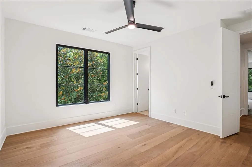 388 Londonberry Road, Sandy Springs, Georgia 30327, 6 Bedrooms Bedrooms, ,7 BathroomsBathrooms,Residential,For Sale,388 Londonberry Road,7625387