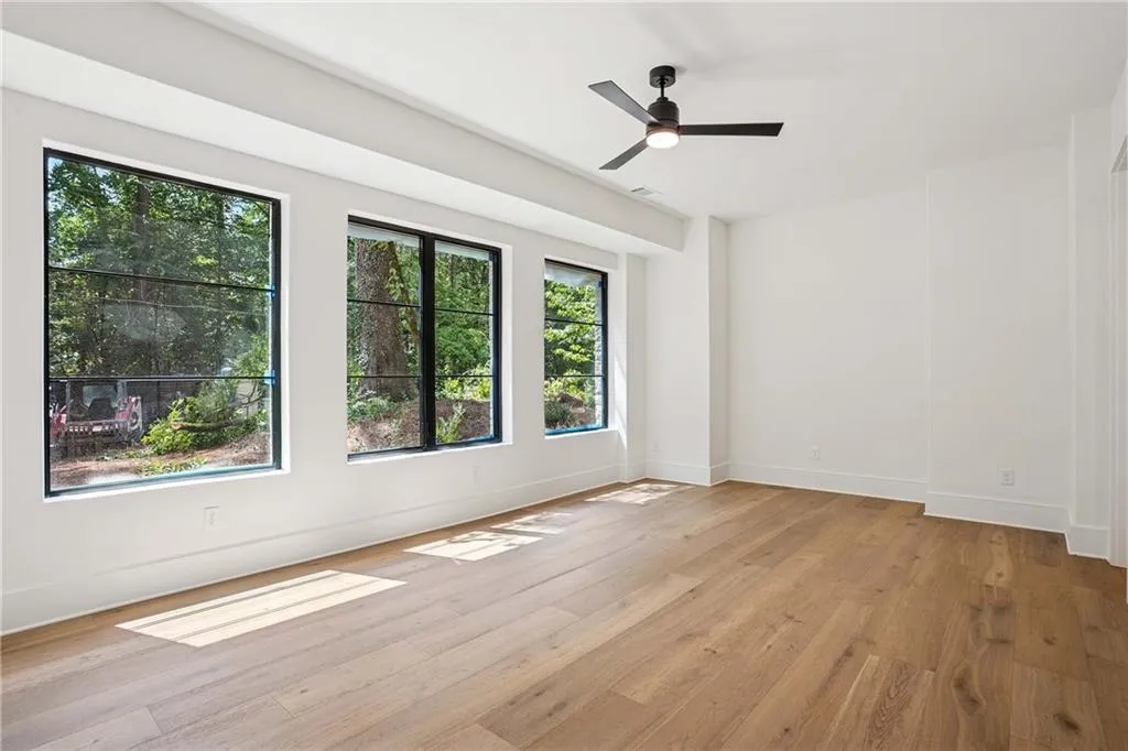 388 Londonberry Road, Sandy Springs, Georgia 30327, 6 Bedrooms Bedrooms, ,7 BathroomsBathrooms,Residential,For Sale,388 Londonberry Road,7625387
