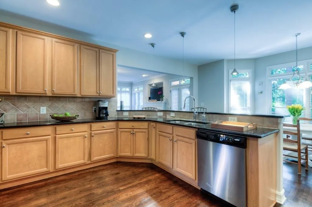 7275 Village Creek Trace, Atlanta, Georgia 30328, 4 Bedrooms Bedrooms, ,3 BathroomsBathrooms,Residential,Sold,7275 Village Creek Trace,6554806