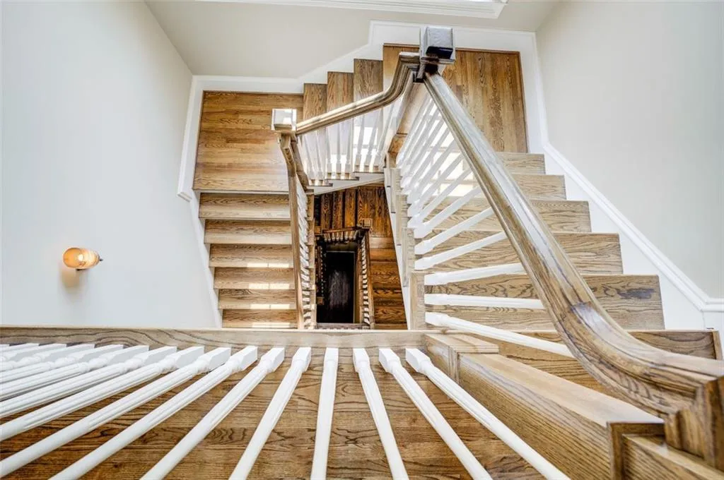 860 Glengate Place, Sandy Springs, Georgia 30328, 6 Bedrooms Bedrooms, ,6 BathroomsBathrooms,Residential,Sold,860 Glengate Place,7260045