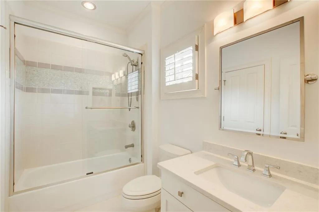 860 Glengate Place, Sandy Springs, Georgia 30328, 6 Bedrooms Bedrooms, ,6 BathroomsBathrooms,Residential,Sold,860 Glengate Place,7260045