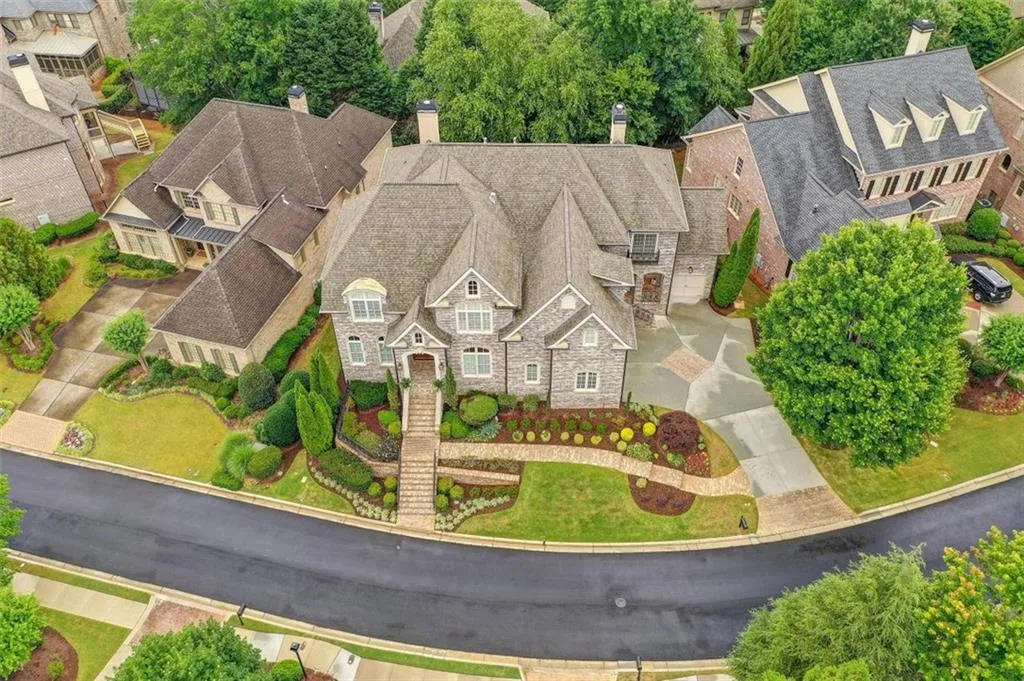 860 Glengate Place, Sandy Springs, Georgia 30328, 6 Bedrooms Bedrooms, ,6 BathroomsBathrooms,Residential,Sold,860 Glengate Place,7260045