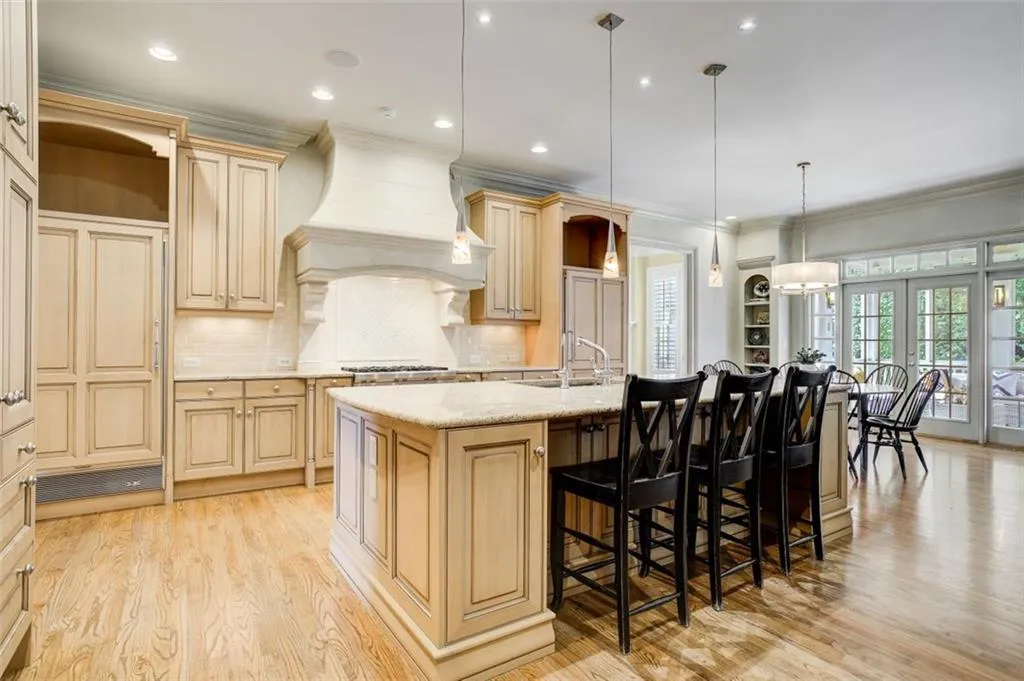 860 Glengate Place, Sandy Springs, Georgia 30328, 6 Bedrooms Bedrooms, ,6 BathroomsBathrooms,Residential,Sold,860 Glengate Place,7260045