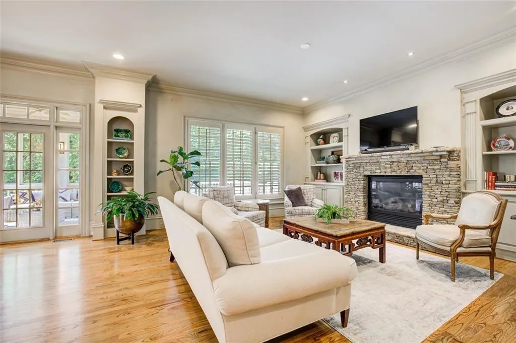 860 Glengate Place, Sandy Springs, Georgia 30328, 6 Bedrooms Bedrooms, ,6 BathroomsBathrooms,Residential,Sold,860 Glengate Place,7260045