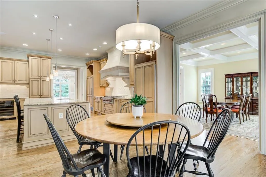 860 Glengate Place, Sandy Springs, Georgia 30328, 6 Bedrooms Bedrooms, ,6 BathroomsBathrooms,Residential,Sold,860 Glengate Place,7260045