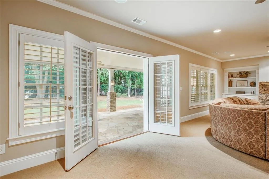 860 Glengate Place, Sandy Springs, Georgia 30328, 6 Bedrooms Bedrooms, ,6 BathroomsBathrooms,Residential,Sold,860 Glengate Place,7260045