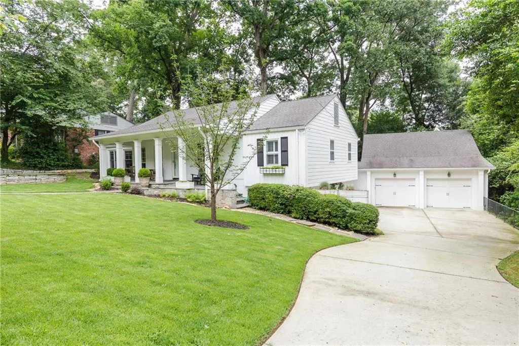 1785 Walthall Drive Nw, Atlanta, Georgia 30318, 4 Bedrooms Bedrooms, ,3 BathroomsBathrooms,Residential,Sold,1785 Walthall Drive Nw,6028243
