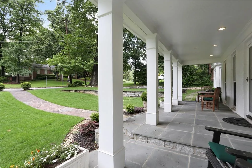 1785 Walthall Drive Nw, Atlanta, Georgia 30318, 4 Bedrooms Bedrooms, ,3 BathroomsBathrooms,Residential,Sold,1785 Walthall Drive Nw,6028243