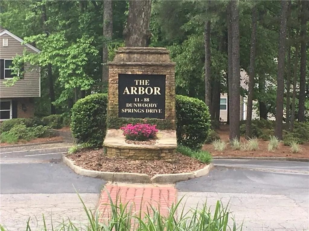 53 Dunwoody Springs Drive, Atlanta, Georgia 30328, 2 Bedrooms Bedrooms, ,2 BathroomsBathrooms,Residential,Sold,53 Dunwoody Springs Drive,6007422