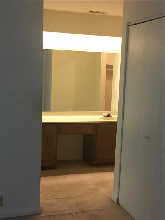 53 Dunwoody Springs Drive, Atlanta, Georgia 30328, 2 Bedrooms Bedrooms, ,2 BathroomsBathrooms,Residential,Sold,53 Dunwoody Springs Drive,6007422