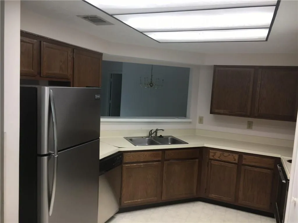 53 Dunwoody Springs Drive, Atlanta, Georgia 30328, 2 Bedrooms Bedrooms, ,2 BathroomsBathrooms,Residential,Sold,53 Dunwoody Springs Drive,6007422