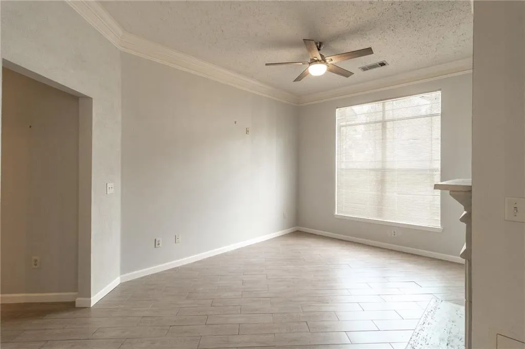 5559 Glenridge Drive Unit 2401, Atlanta, Georgia 30342, 2 Bedrooms Bedrooms, ,1 BathroomBathrooms,Residential,Sold,5559 Glenridge Drive Unit 2401,6684477