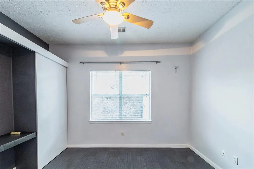 5559 Glenridge Drive Unit 2401, Atlanta, Georgia 30342, 2 Bedrooms Bedrooms, ,1 BathroomBathrooms,Residential,Sold,5559 Glenridge Drive Unit 2401,6684477