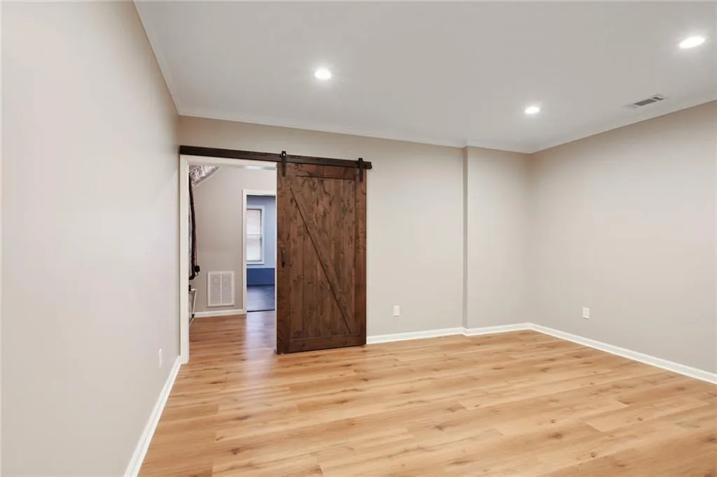 29 Cliftwood Drive Ne, Sandy Springs, Georgia 30328, 5 Bedrooms Bedrooms, ,6 BathroomsBathrooms,Residential,Sold,29 Cliftwood Drive Ne,6944216