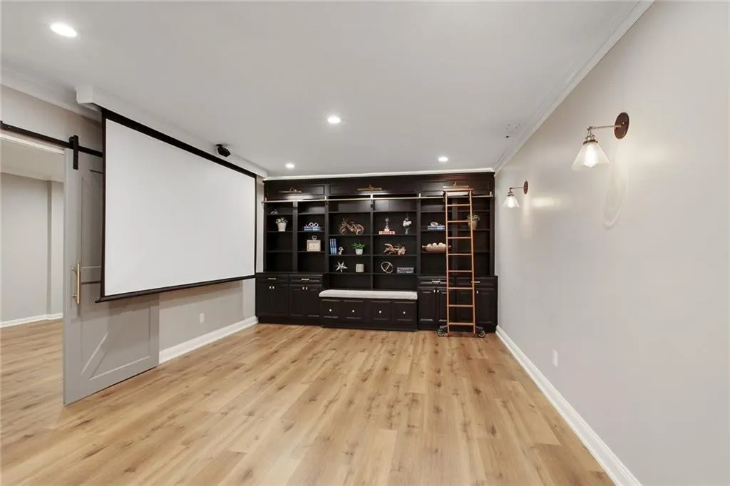 29 Cliftwood Drive Ne, Sandy Springs, Georgia 30328, 5 Bedrooms Bedrooms, ,6 BathroomsBathrooms,Residential,Sold,29 Cliftwood Drive Ne,6944216