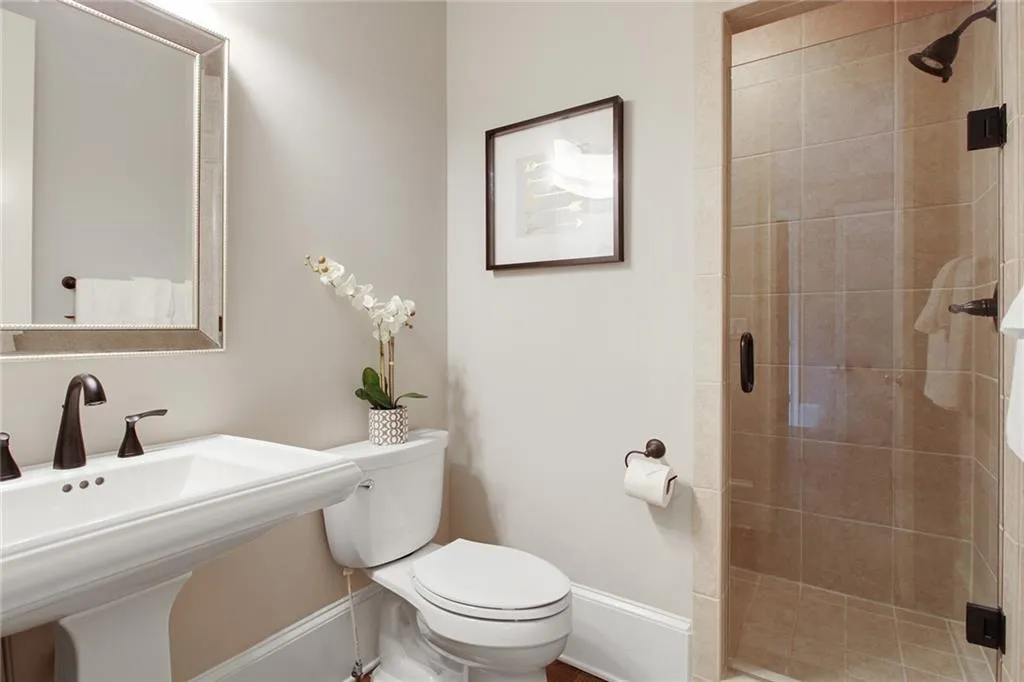 29 Cliftwood Drive Ne, Sandy Springs, Georgia 30328, 5 Bedrooms Bedrooms, ,6 BathroomsBathrooms,Residential,Sold,29 Cliftwood Drive Ne,6944216