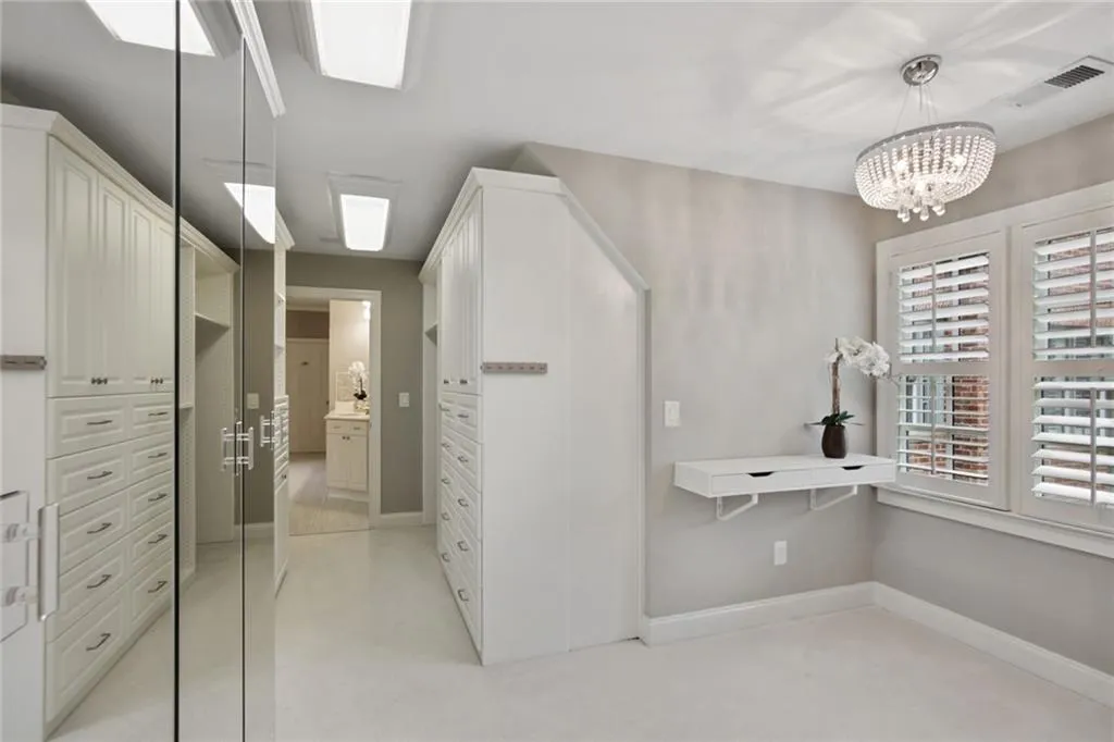 29 Cliftwood Drive Ne, Sandy Springs, Georgia 30328, 5 Bedrooms Bedrooms, ,6 BathroomsBathrooms,Residential,Sold,29 Cliftwood Drive Ne,6944216