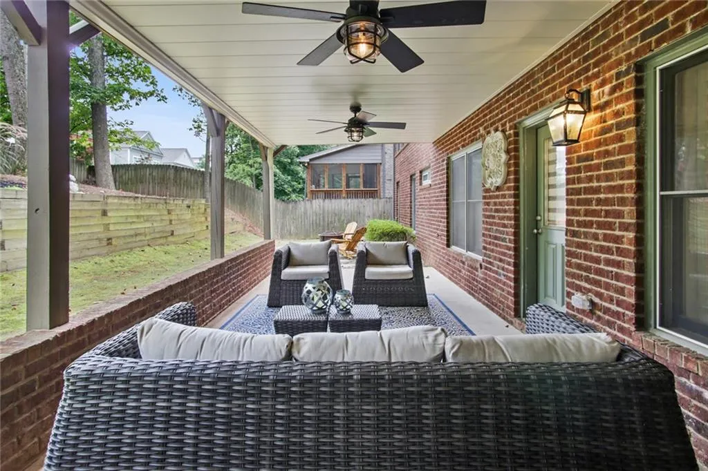 29 Cliftwood Drive Ne, Sandy Springs, Georgia 30328, 5 Bedrooms Bedrooms, ,6 BathroomsBathrooms,Residential,Sold,29 Cliftwood Drive Ne,6944216