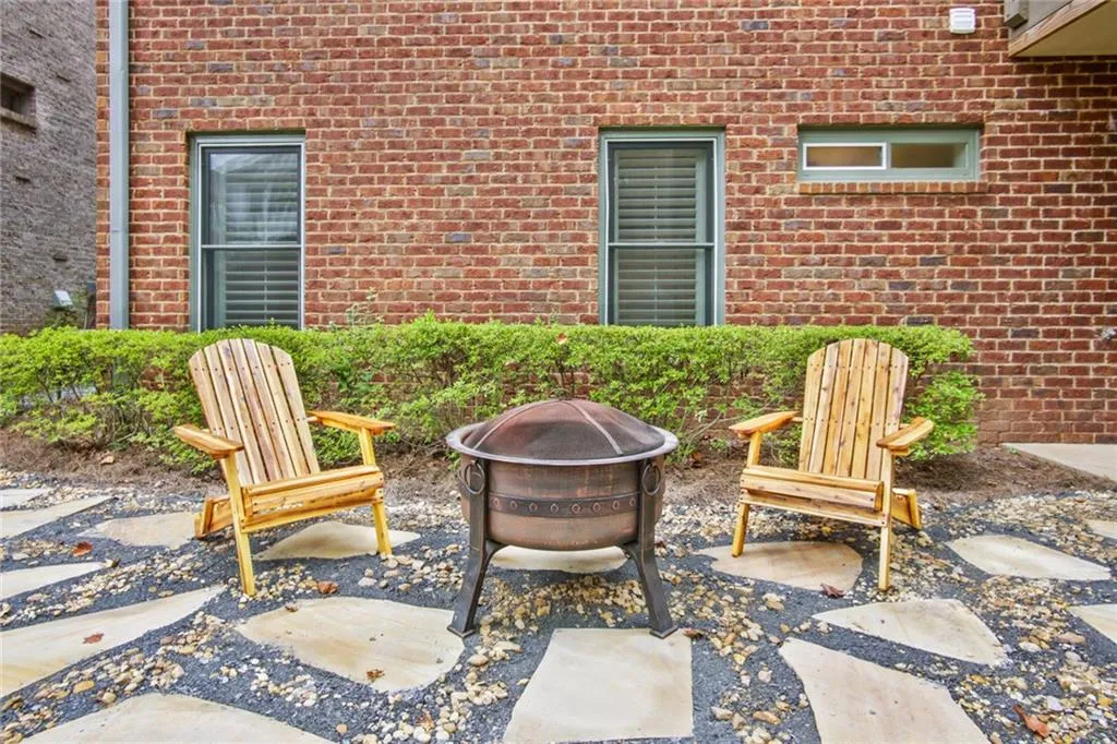 29 Cliftwood Drive Ne, Sandy Springs, Georgia 30328, 5 Bedrooms Bedrooms, ,6 BathroomsBathrooms,Residential,Sold,29 Cliftwood Drive Ne,6944216