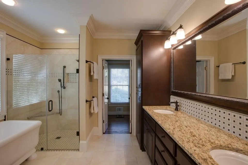 8215 Habersham Waters Road, Atlanta, Georgia 30350, 5 Bedrooms Bedrooms, ,4 BathroomsBathrooms,Residential,Sold,8215 Habersham Waters Road,5892209