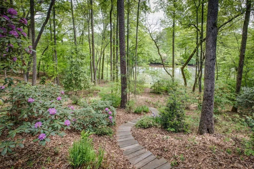 8215 Habersham Waters Road, Atlanta, Georgia 30350, 5 Bedrooms Bedrooms, ,4 BathroomsBathrooms,Residential,Sold,8215 Habersham Waters Road,5892209