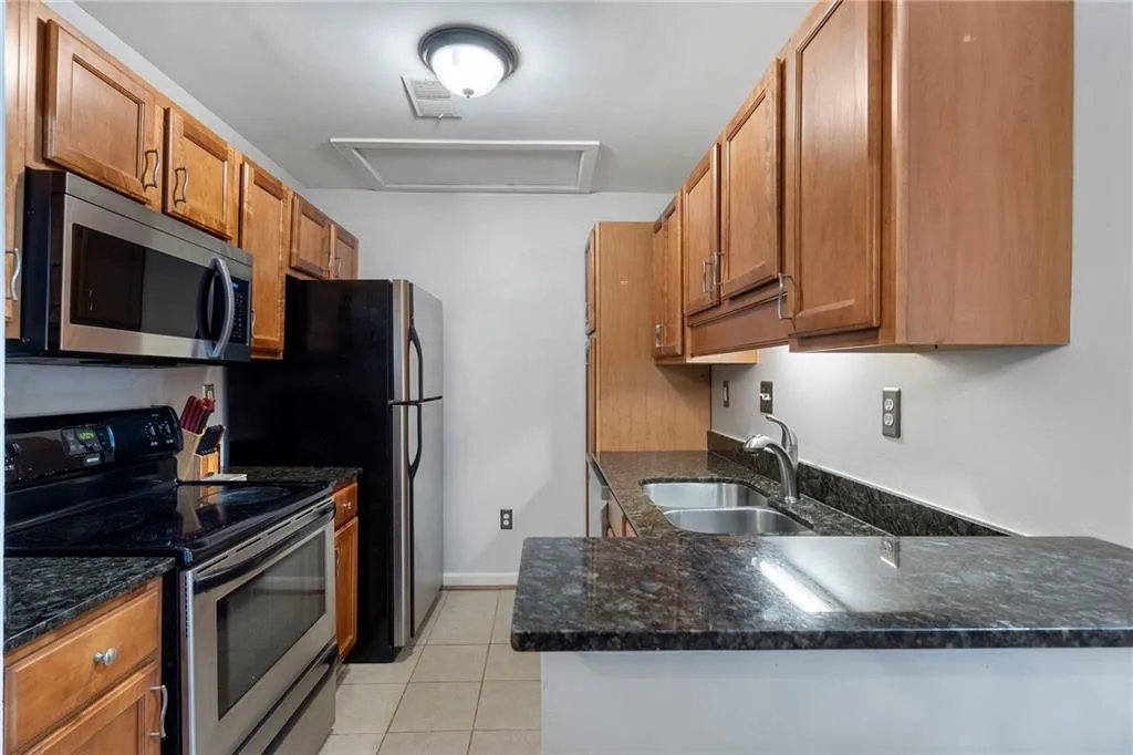 1031 State Street Nw Unit 106, Atlanta, Georgia 30318, 3 Bedrooms Bedrooms, ,2 BathroomsBathrooms,Residential,For Sale,1031 State Street Nw Unit 106,7643538