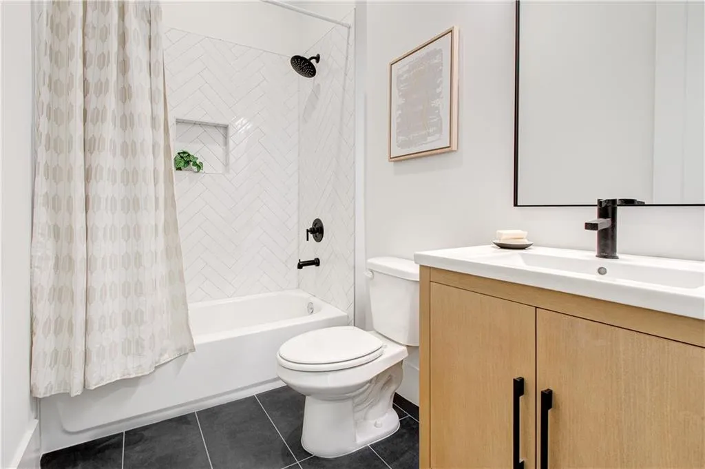 1103 Church Street Nw, Atlanta, Georgia 30318, 5 Bedrooms Bedrooms, ,3 BathroomsBathrooms,Residential,For Sale,1103 Church Street Nw,7615055