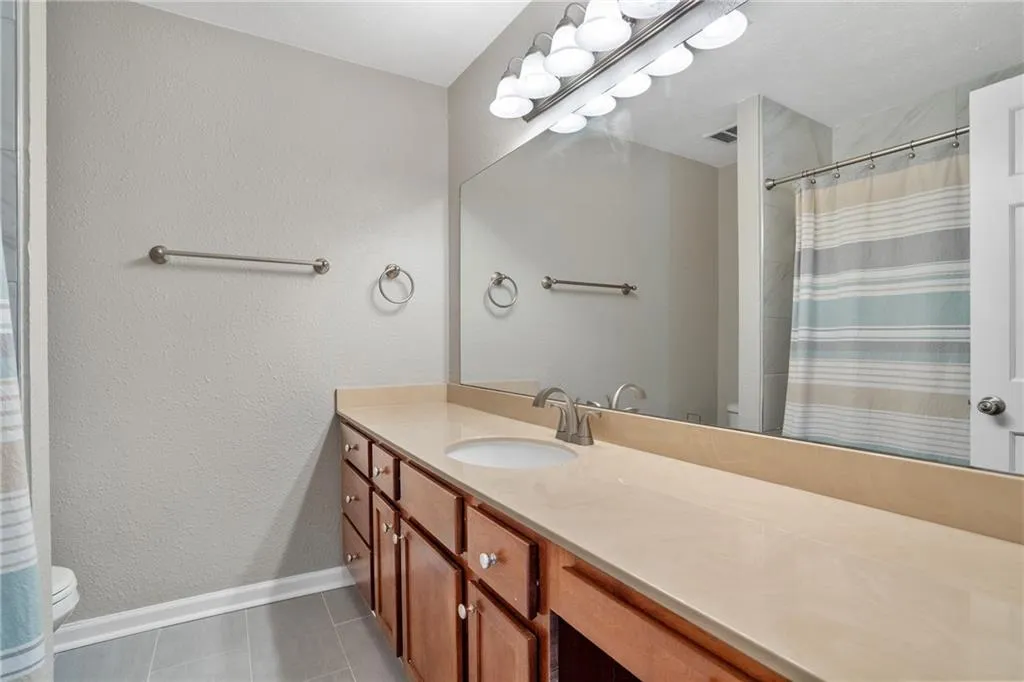 8701 Dunwoody Place Unit F, Sandy Springs, Georgia 30350, 3 Bedrooms Bedrooms, ,2 BathroomsBathrooms,Residential,Sold,8701 Dunwoody Place Unit F,7210269