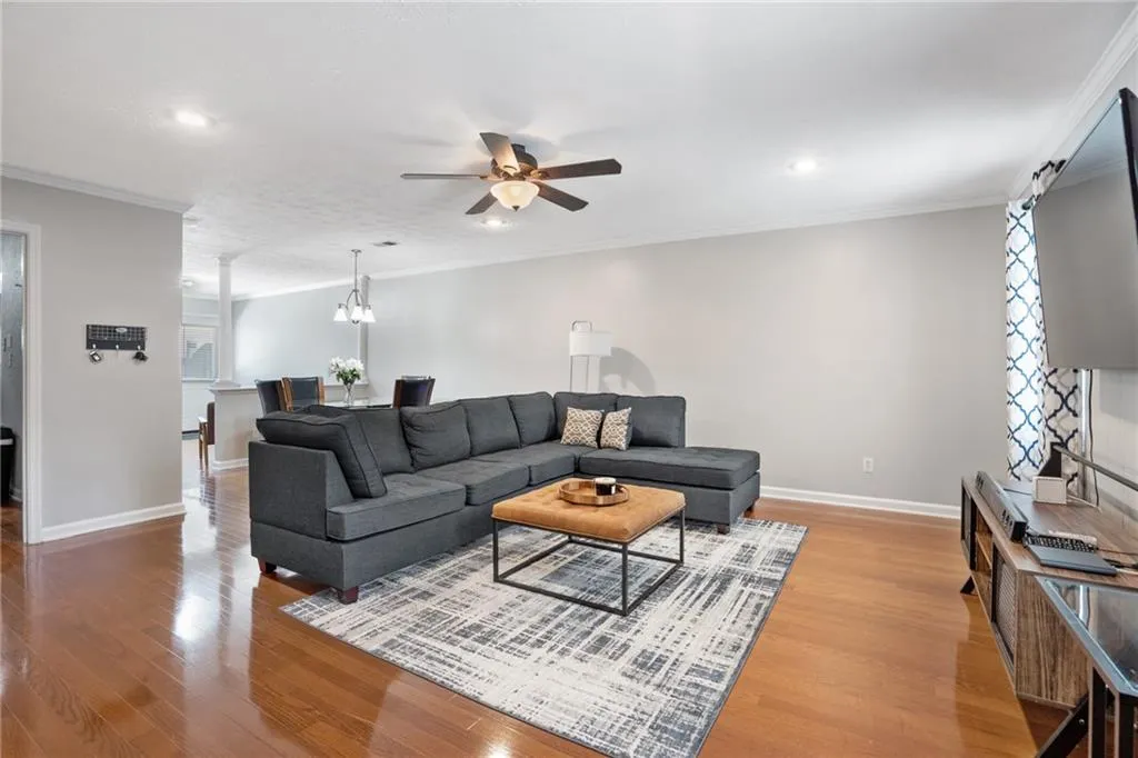 8701 Dunwoody Place Unit F, Sandy Springs, Georgia 30350, 3 Bedrooms Bedrooms, ,2 BathroomsBathrooms,Residential,Sold,8701 Dunwoody Place Unit F,7210269