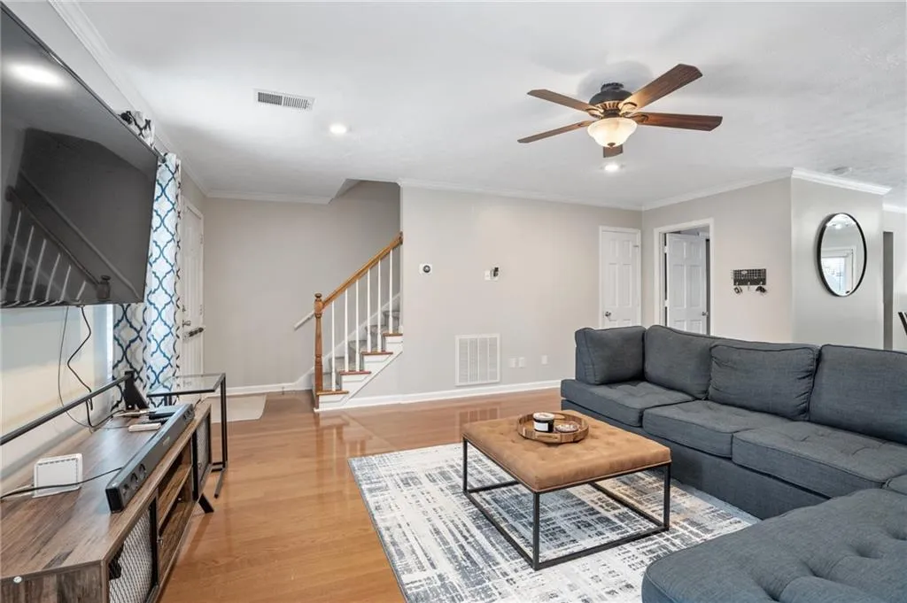 8701 Dunwoody Place Unit F, Sandy Springs, Georgia 30350, 3 Bedrooms Bedrooms, ,2 BathroomsBathrooms,Residential,Sold,8701 Dunwoody Place Unit F,7210269