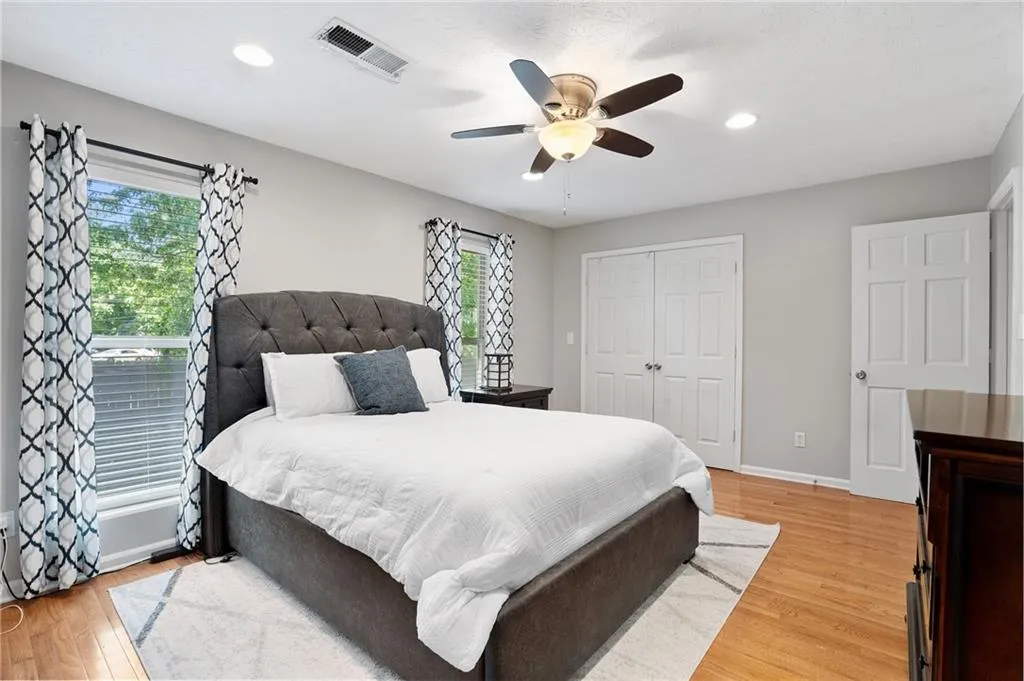 8701 Dunwoody Place Unit F, Sandy Springs, Georgia 30350, 3 Bedrooms Bedrooms, ,2 BathroomsBathrooms,Residential,Sold,8701 Dunwoody Place Unit F,7210269