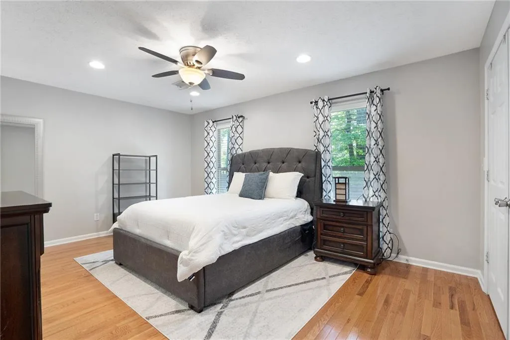 8701 Dunwoody Place Unit F, Sandy Springs, Georgia 30350, 3 Bedrooms Bedrooms, ,2 BathroomsBathrooms,Residential,Sold,8701 Dunwoody Place Unit F,7210269