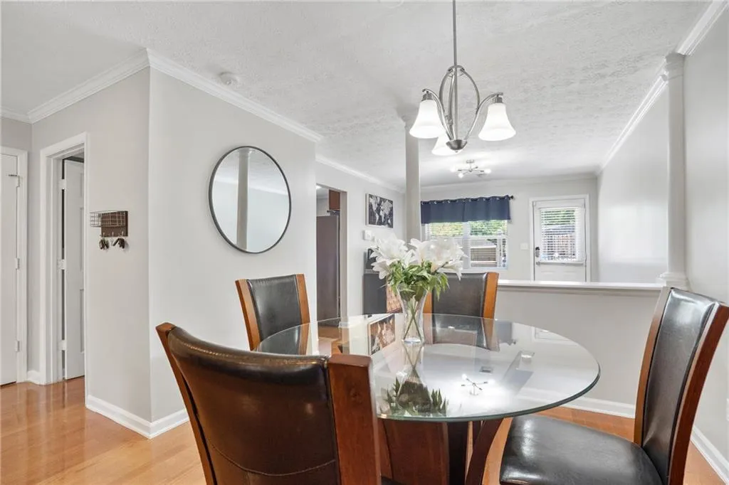 8701 Dunwoody Place Unit F, Sandy Springs, Georgia 30350, 3 Bedrooms Bedrooms, ,2 BathroomsBathrooms,Residential,Sold,8701 Dunwoody Place Unit F,7210269