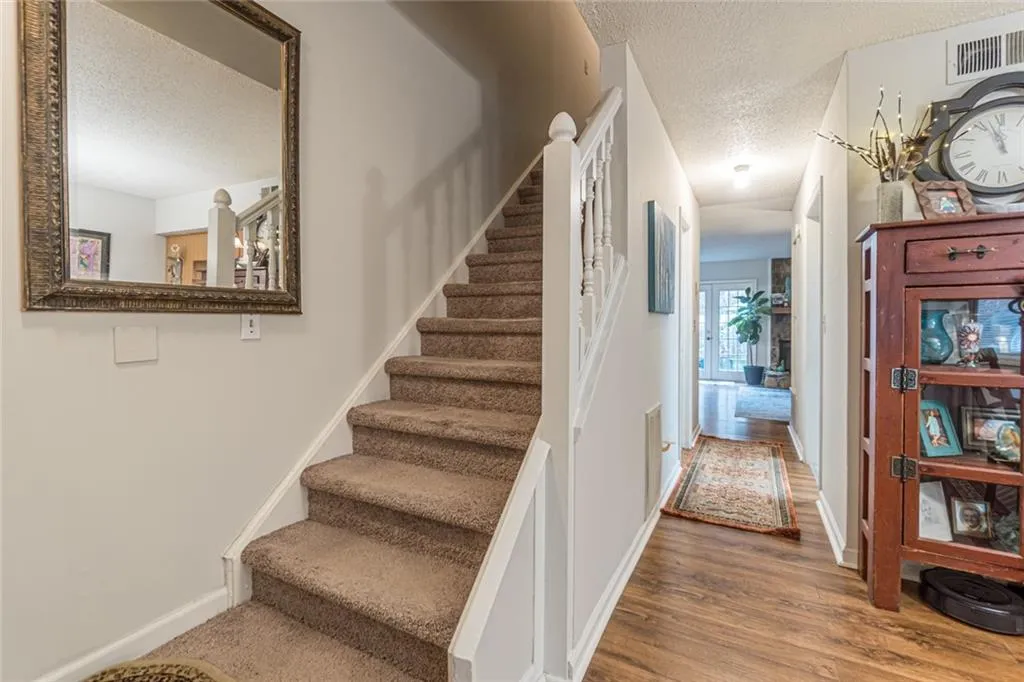 574 Northridge Crossing Drive, Sandy Springs, Georgia 30350, 2 Bedrooms Bedrooms, ,2 BathroomsBathrooms,Residential,Sold,574 Northridge Crossing Drive,6978169