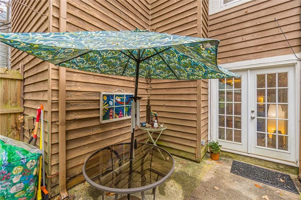 574 Northridge Crossing Drive, Sandy Springs, Georgia 30350, 2 Bedrooms Bedrooms, ,2 BathroomsBathrooms,Residential,Sold,574 Northridge Crossing Drive,6978169