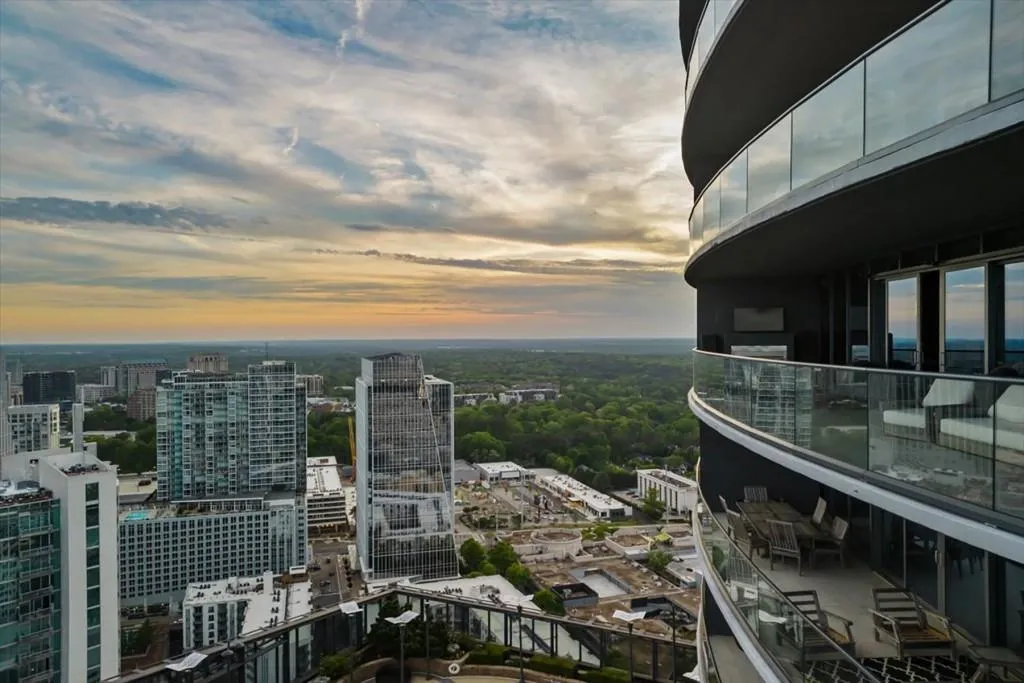 3344 Peachtree Road Ne Unit 3405, Atlanta, Georgia 30326, 2 Bedrooms Bedrooms, ,2 BathroomsBathrooms,Residential,For Sale,3344 Peachtree Road Ne Unit 3405,7588249