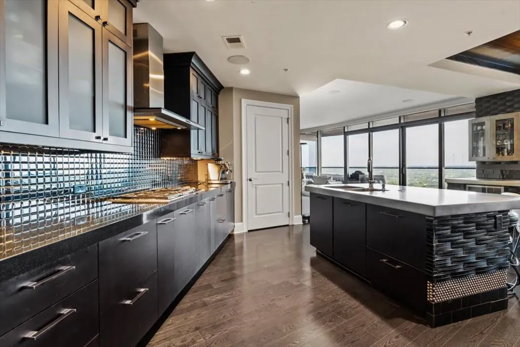 3344 Peachtree Road Ne Unit 3405, Atlanta, Georgia 30326, 2 Bedrooms Bedrooms, ,2 BathroomsBathrooms,Residential,For Sale,3344 Peachtree Road Ne Unit 3405,7588249