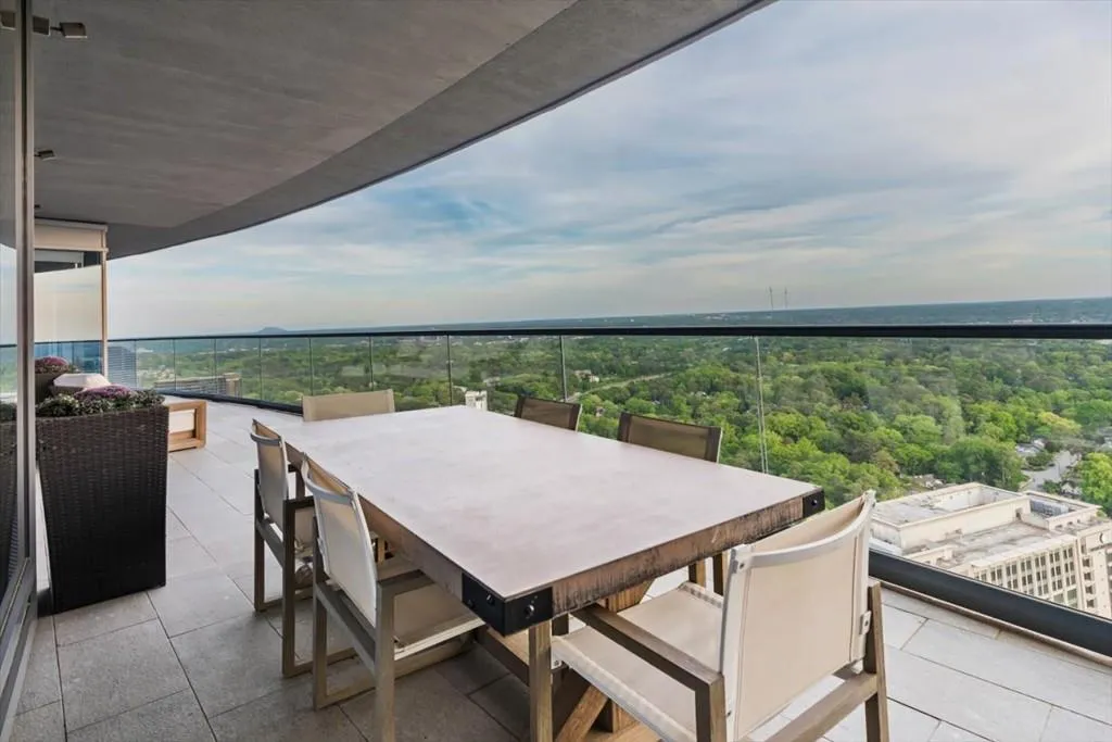 3344 Peachtree Road Ne Unit 3405, Atlanta, Georgia 30326, 2 Bedrooms Bedrooms, ,2 BathroomsBathrooms,Residential,For Sale,3344 Peachtree Road Ne Unit 3405,7588249