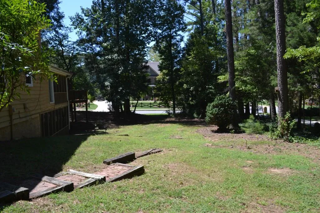5010 Nesbit Ferry Lane, Atlanta, Georgia 30350, 3 Bedrooms Bedrooms, ,2 BathroomsBathrooms,Residential,Sold,5010 Nesbit Ferry Lane,5591514