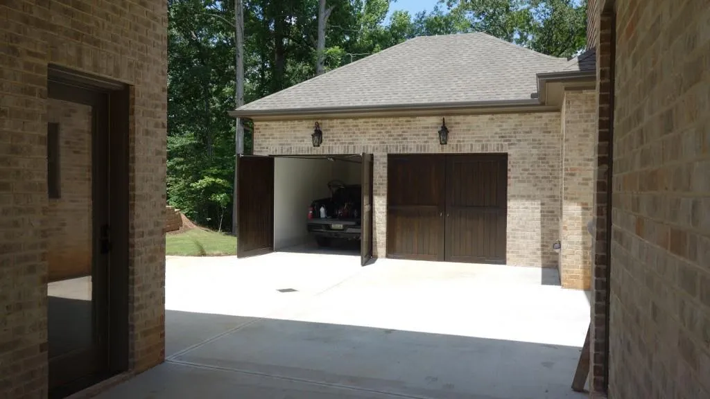 8280 Jett Ferry Road, Sandy Springs, Georgia 30350, 7 Bedrooms Bedrooms, ,5 BathroomsBathrooms,Residential,Sold,8280 Jett Ferry Road,5686534