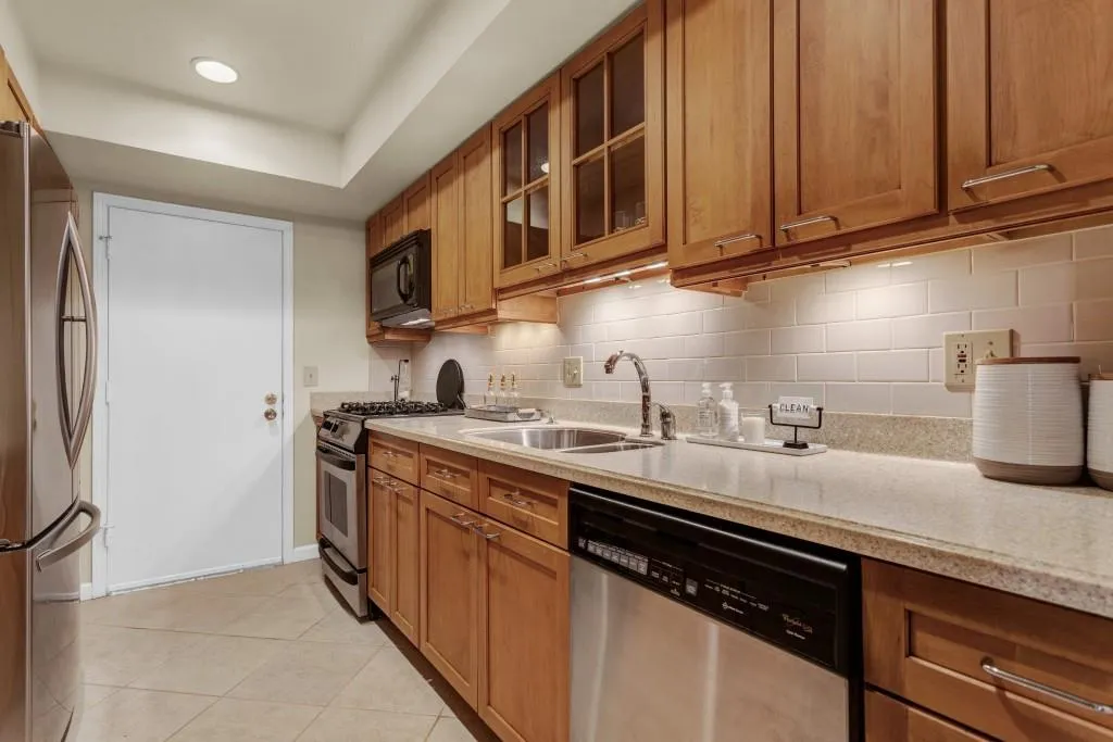 6851 Roswell Road Unit G-20, Sandy Springs, Georgia 30328, 3 Bedrooms Bedrooms, ,2 BathroomsBathrooms,Residential,Sold,6851 Roswell Road Unit G-20,7115893