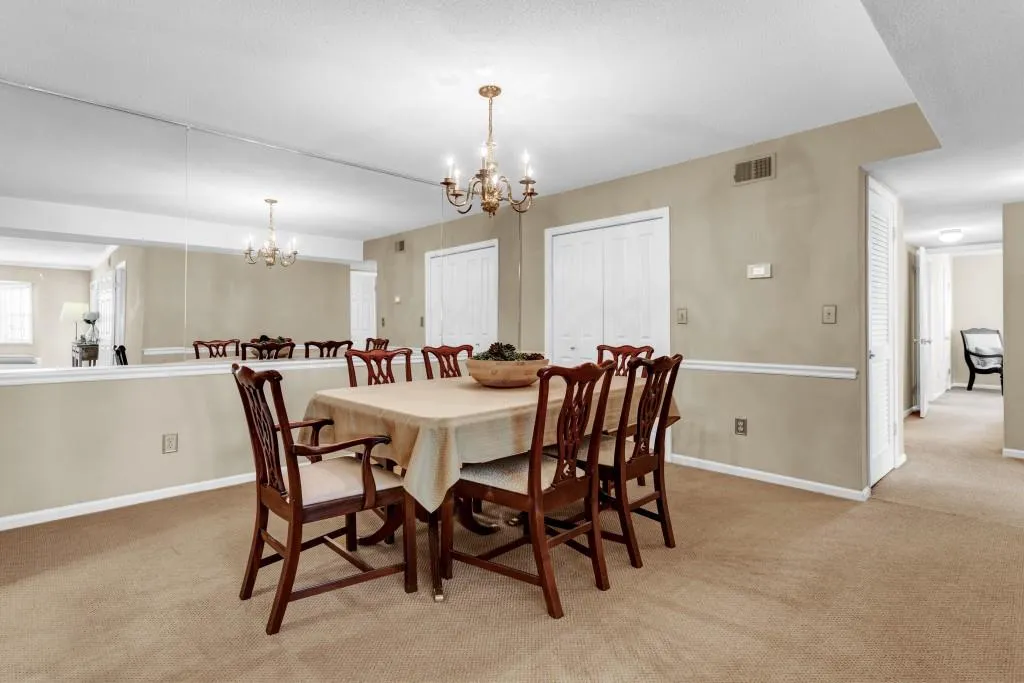 6851 Roswell Road Unit G-20, Sandy Springs, Georgia 30328, 3 Bedrooms Bedrooms, ,2 BathroomsBathrooms,Residential,Sold,6851 Roswell Road Unit G-20,7115893