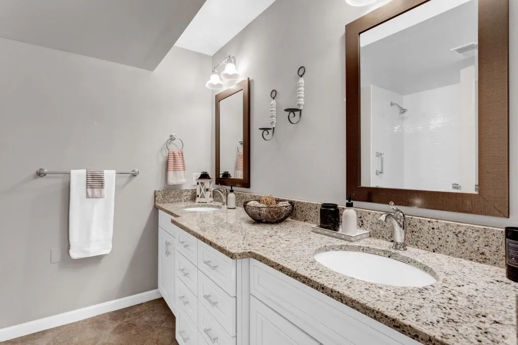 6851 Roswell Road Unit G-20, Sandy Springs, Georgia 30328, 3 Bedrooms Bedrooms, ,2 BathroomsBathrooms,Residential,Sold,6851 Roswell Road Unit G-20,7115893