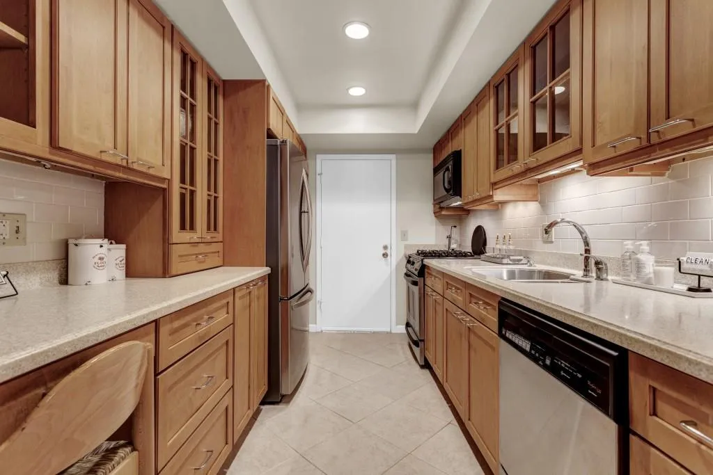 6851 Roswell Road Unit G-20, Sandy Springs, Georgia 30328, 3 Bedrooms Bedrooms, ,2 BathroomsBathrooms,Residential,Sold,6851 Roswell Road Unit G-20,7115893