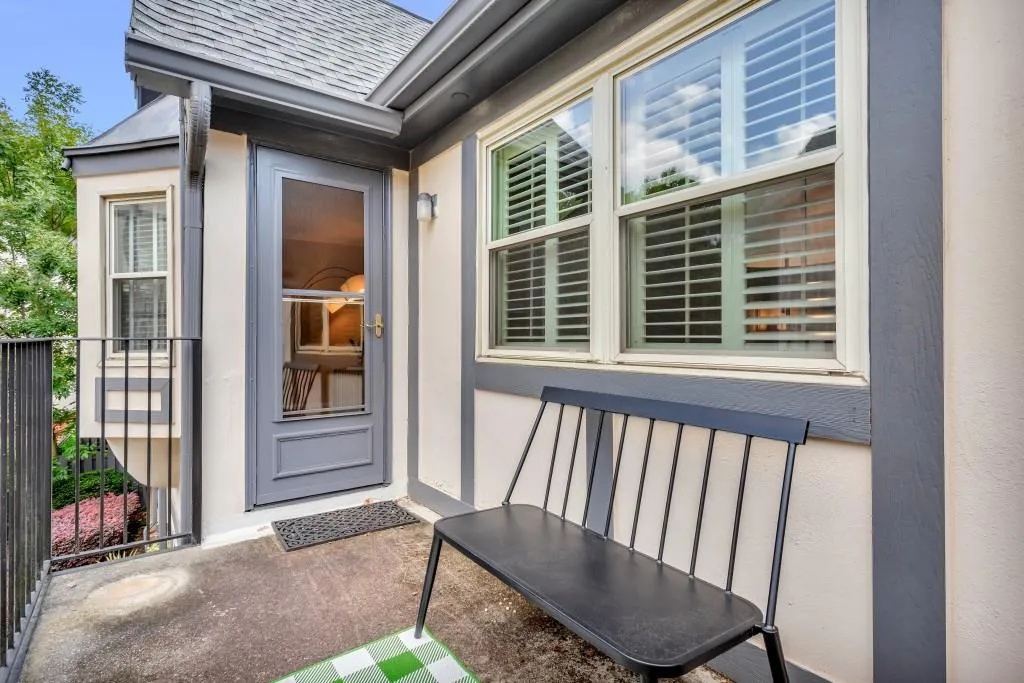 6851 Roswell Road Unit G-20, Sandy Springs, Georgia 30328, 3 Bedrooms Bedrooms, ,2 BathroomsBathrooms,Residential,Sold,6851 Roswell Road Unit G-20,7115893