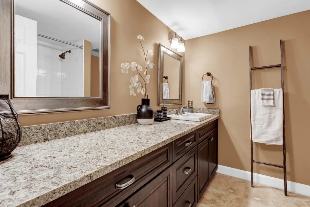 6851 Roswell Road Unit G-20, Sandy Springs, Georgia 30328, 3 Bedrooms Bedrooms, ,2 BathroomsBathrooms,Residential,Sold,6851 Roswell Road Unit G-20,7115893