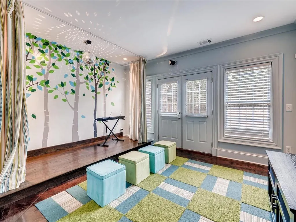7861 Stratford Lane, Atlanta, Georgia 30350, 6 Bedrooms Bedrooms, ,6 BathroomsBathrooms,Residential,Sold,7861 Stratford Lane,6713381