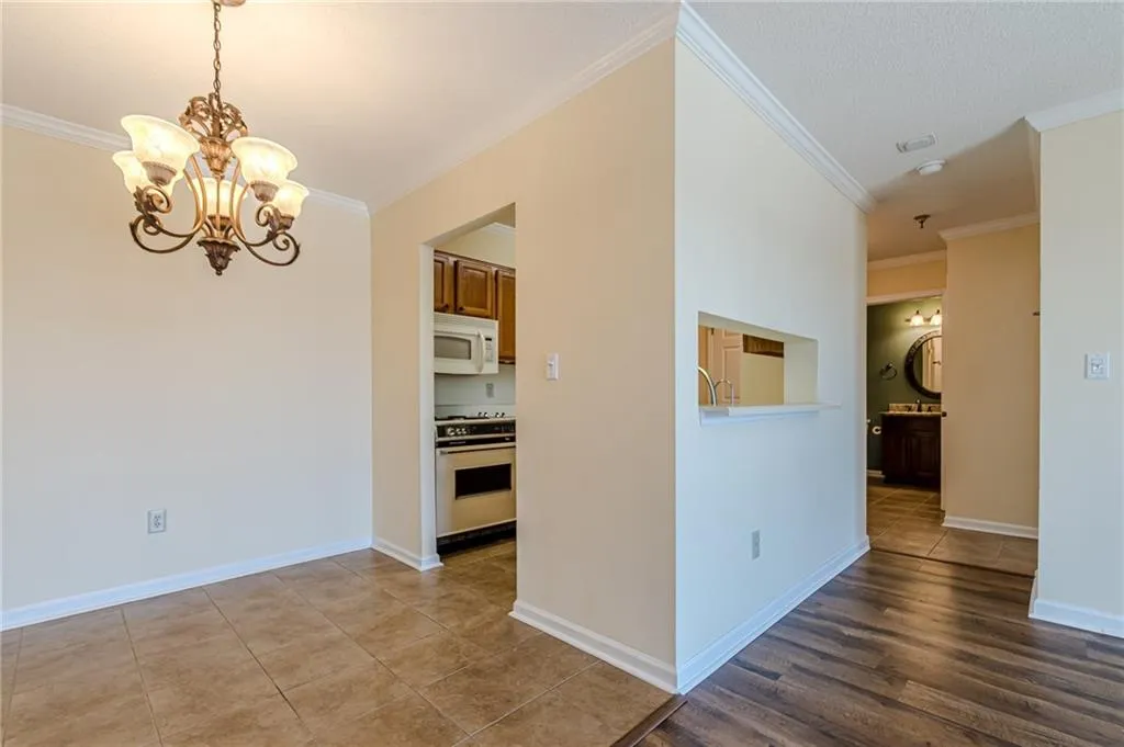 300 Johnson Ferry Road Ne Unit B608, Atlanta, Georgia 30328, 1 Bedroom Bedrooms, ,1 BathroomBathrooms,Residential,Sold,300 Johnson Ferry Road Ne Unit B608,7465440