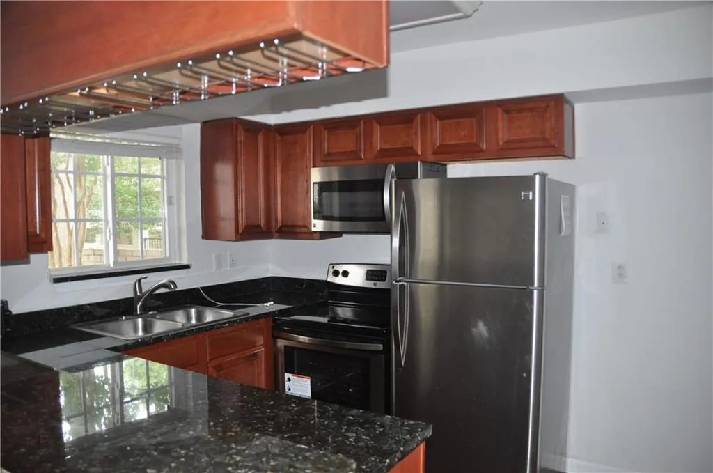 6940 Roswell Road Unit 18c, Sandy Springs, Georgia 30328, 1 Bedroom Bedrooms, ,1 BathroomBathrooms,Residential,Sold,6940 Roswell Road Unit 18c,6021211